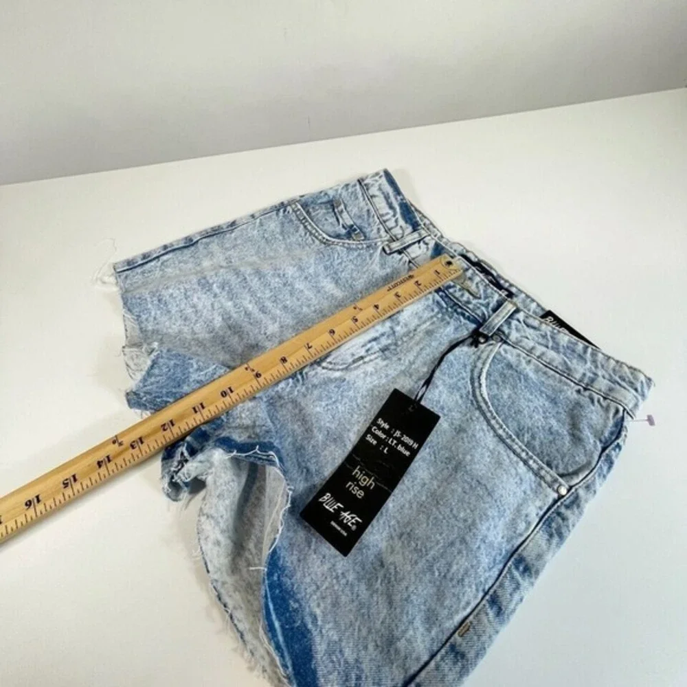 Blue Age High Rise Cut‎ Off Shorts Womens Size L Blue Light Denim Raw Hem NEW